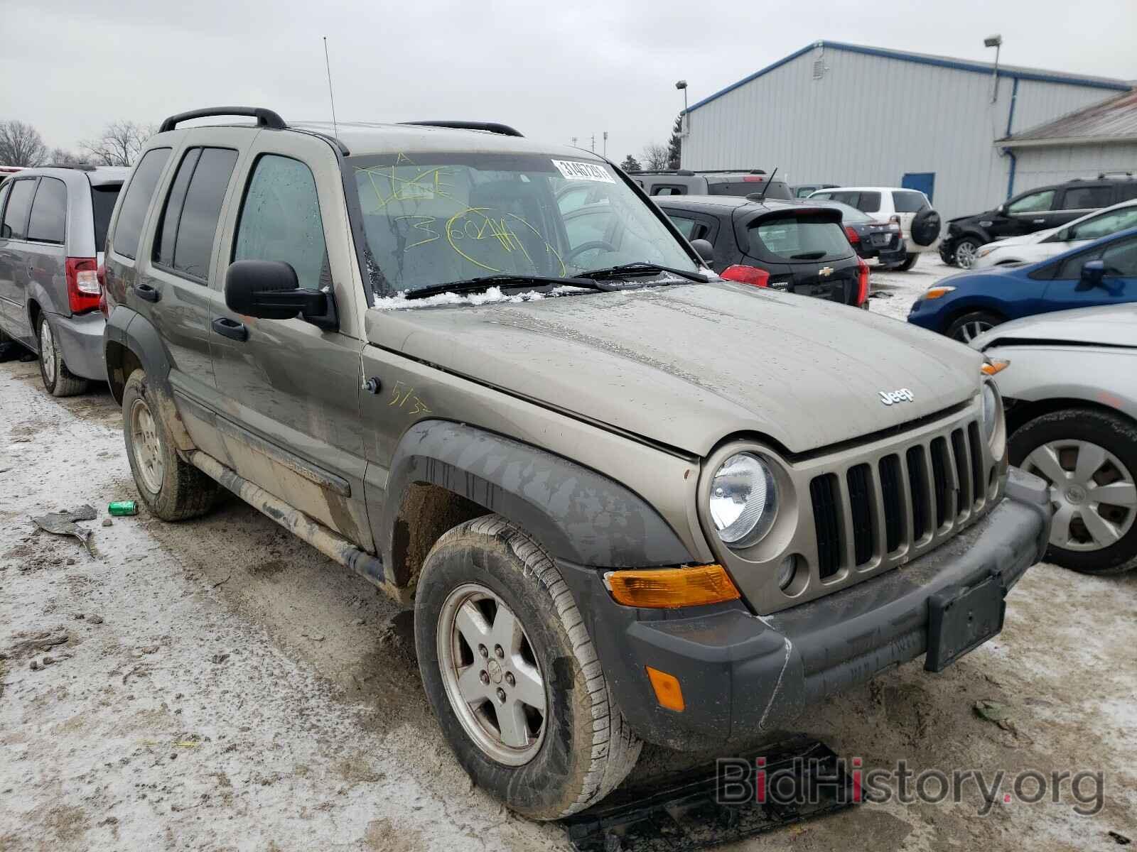 Photo 1J4GL48K66W288044 - JEEP LIBERTY 2006