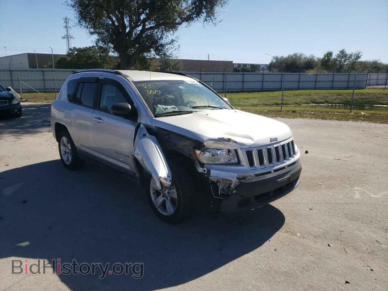 Photo 1J4NT1FB1BD288600 - JEEP COMPASS 2011