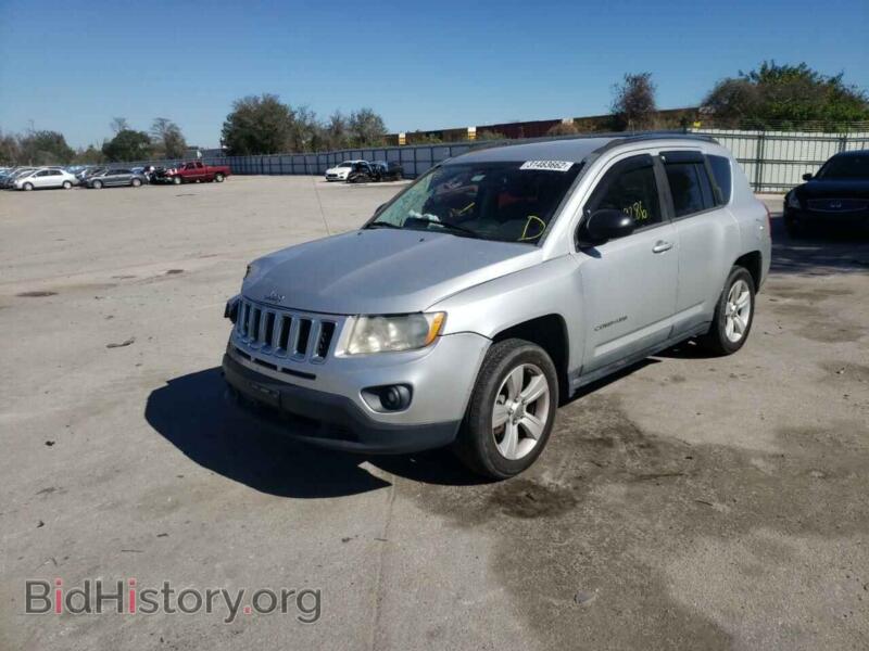 2011 Jeep COMPASS (VIN 1J4NT1FB1BD288600) — фото 2 из 10