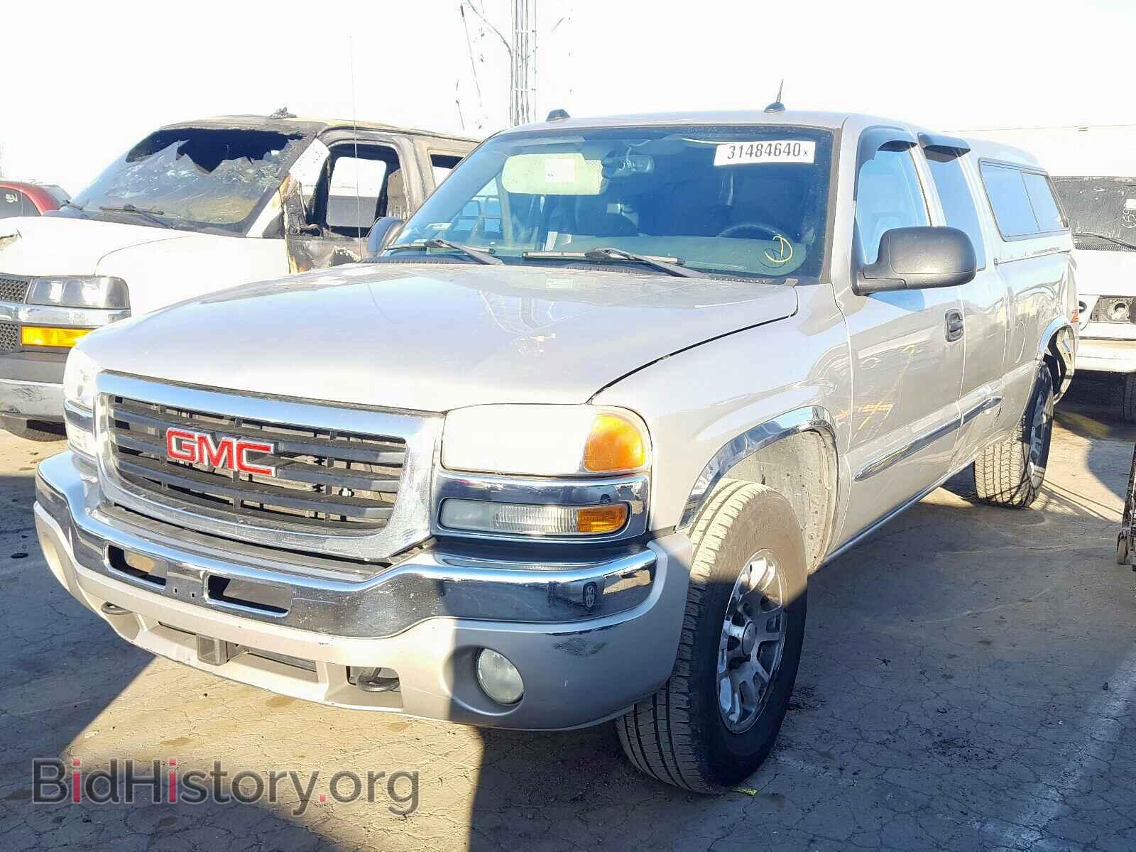 2005 GMC SIERRA - VIN: 2GTEK19B051296353 - Фото 2