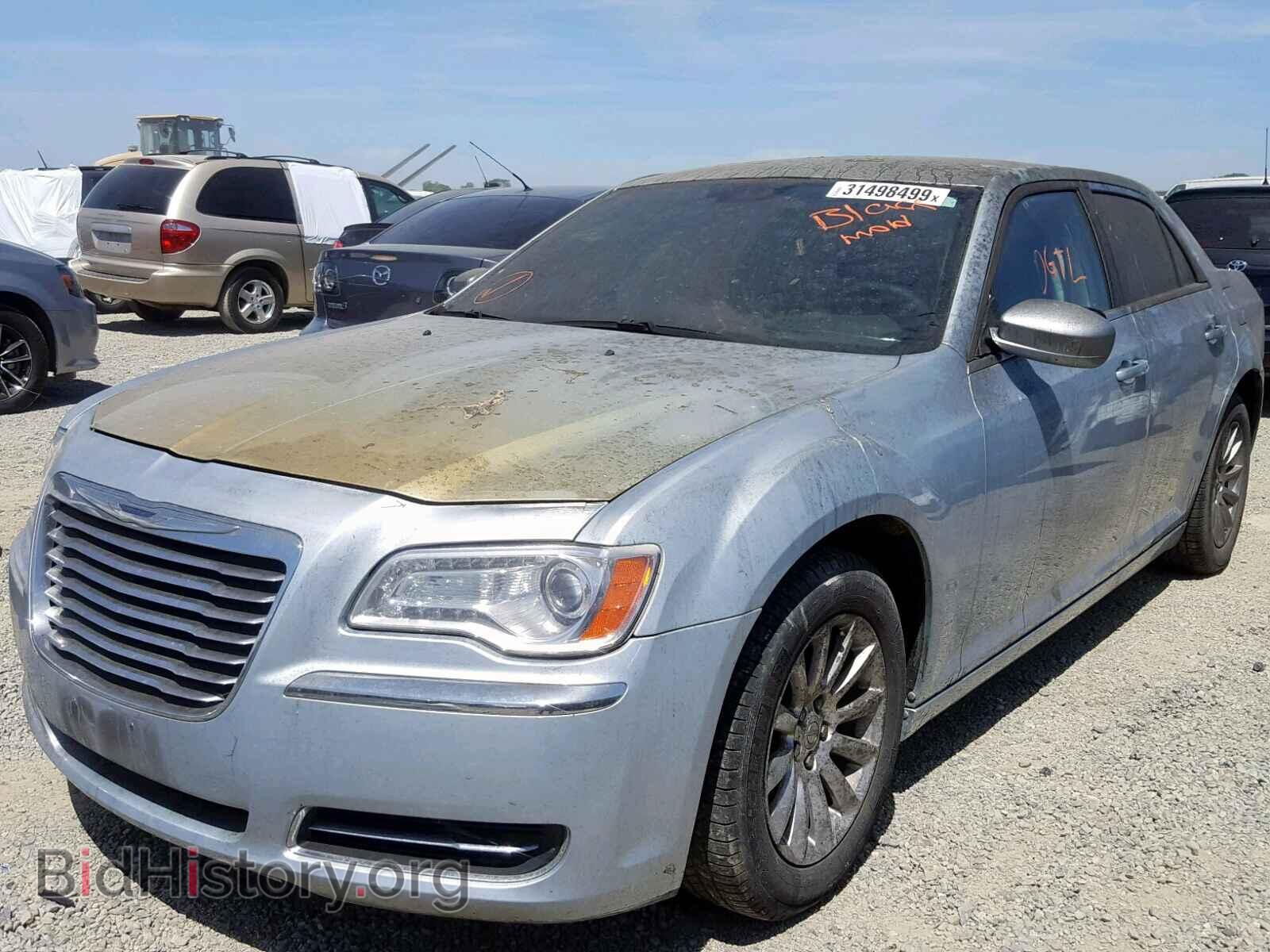 2013 CHRYSLER 300 - VIN: 2C3CCAAG0DH743236 - Фото 2