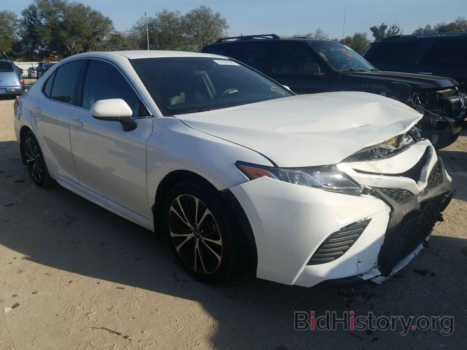 Photo 4T1B11HK5JU118133 - TOYOTA CAMRY 2018