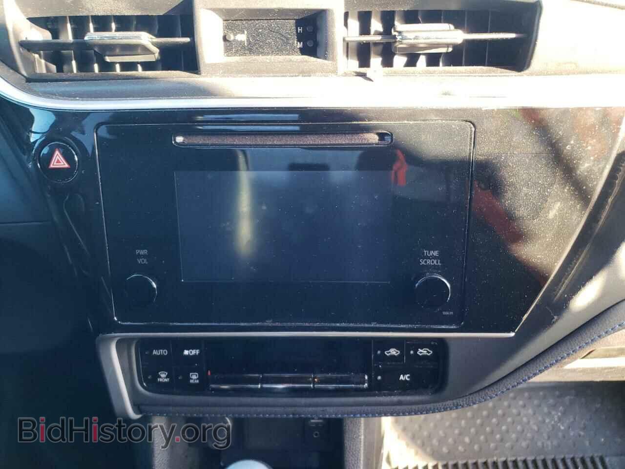 2018 TOYOTA COROLLA - VIN: 5YFBURHE5JP822303 - Photo 9