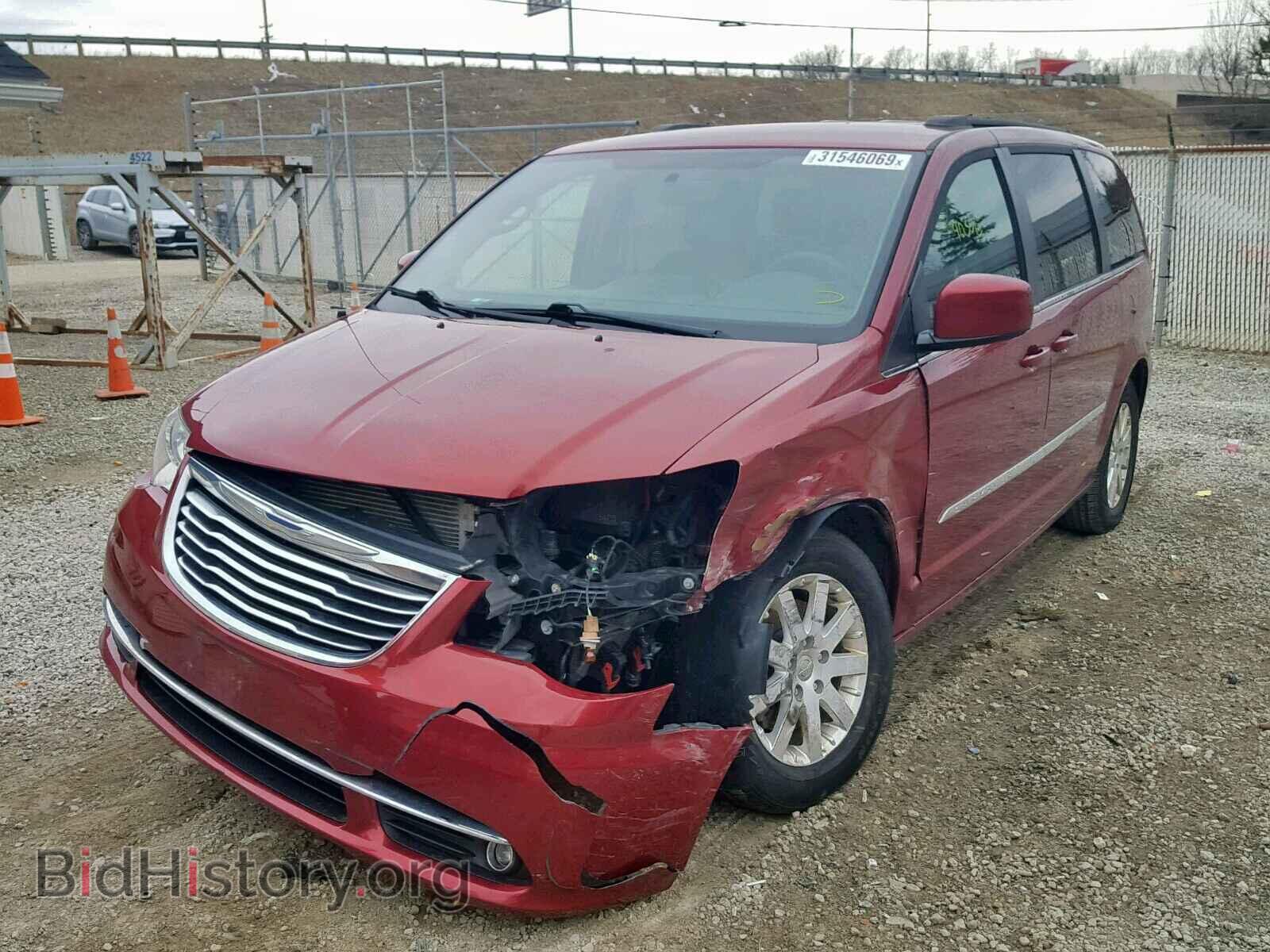 2014 CHRYSLER TOWN & COU - VIN: 2C4RC1BG4ER394002 - Фото 2