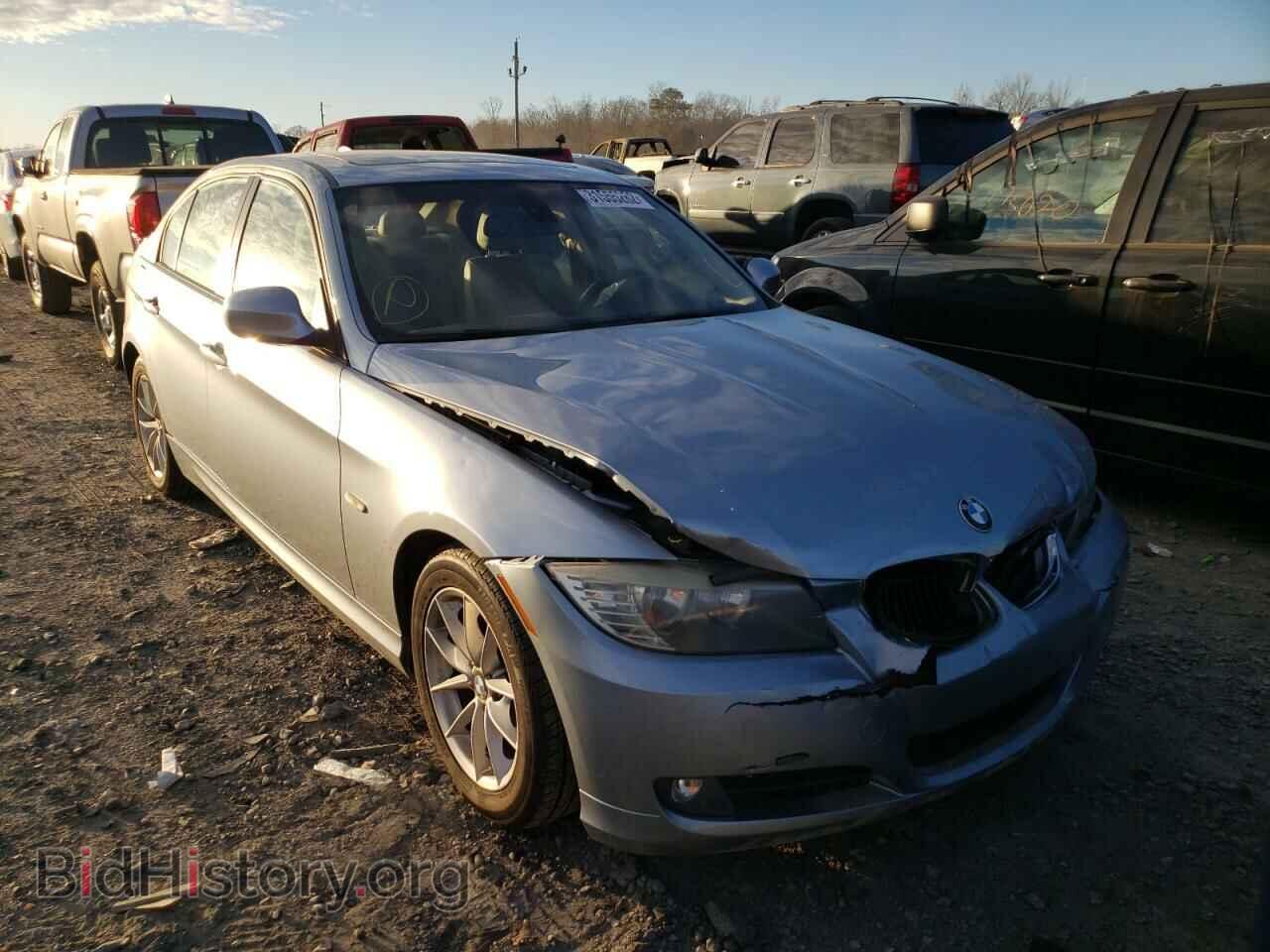 Фотография WBAPH7G58ANM50563 - BMW 3 SERIES 2010
