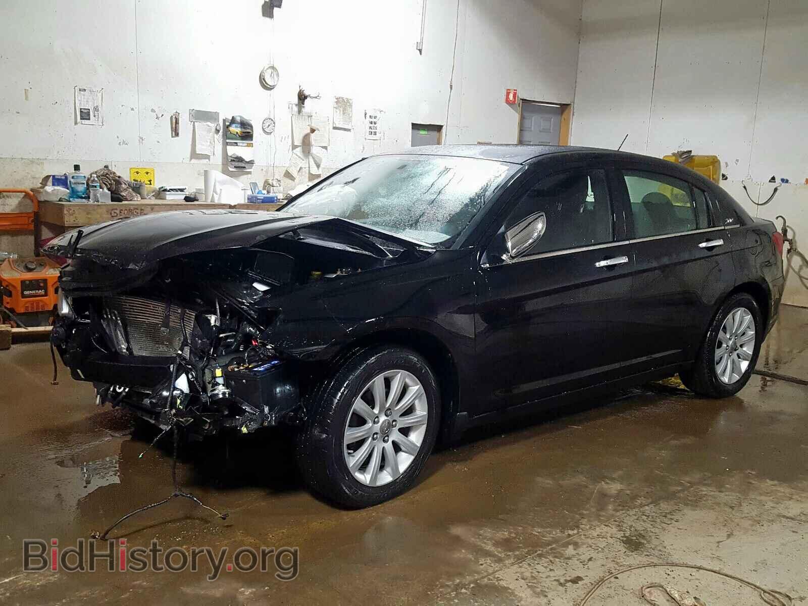 2013 CHRYSLER 200 - VIN: 1C3CCBCG0DN612446 - Фото 2
