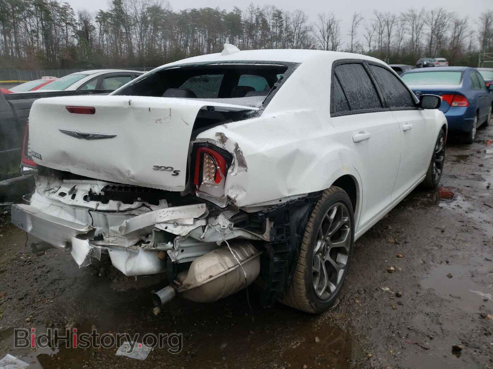 2018 CHRYSLER 300 - VIN: 2C3CCABG7JH313889 - Фото 4