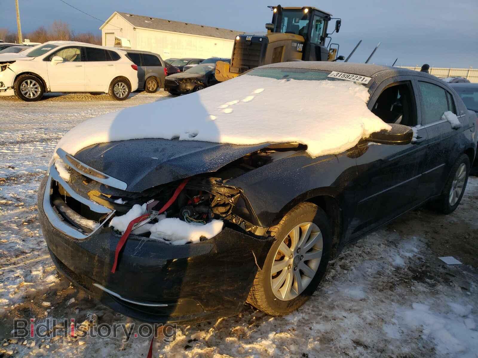 2013 CHRYSLER 200 - VIN: 1C3CCBBG9DN703443 - Фото 2