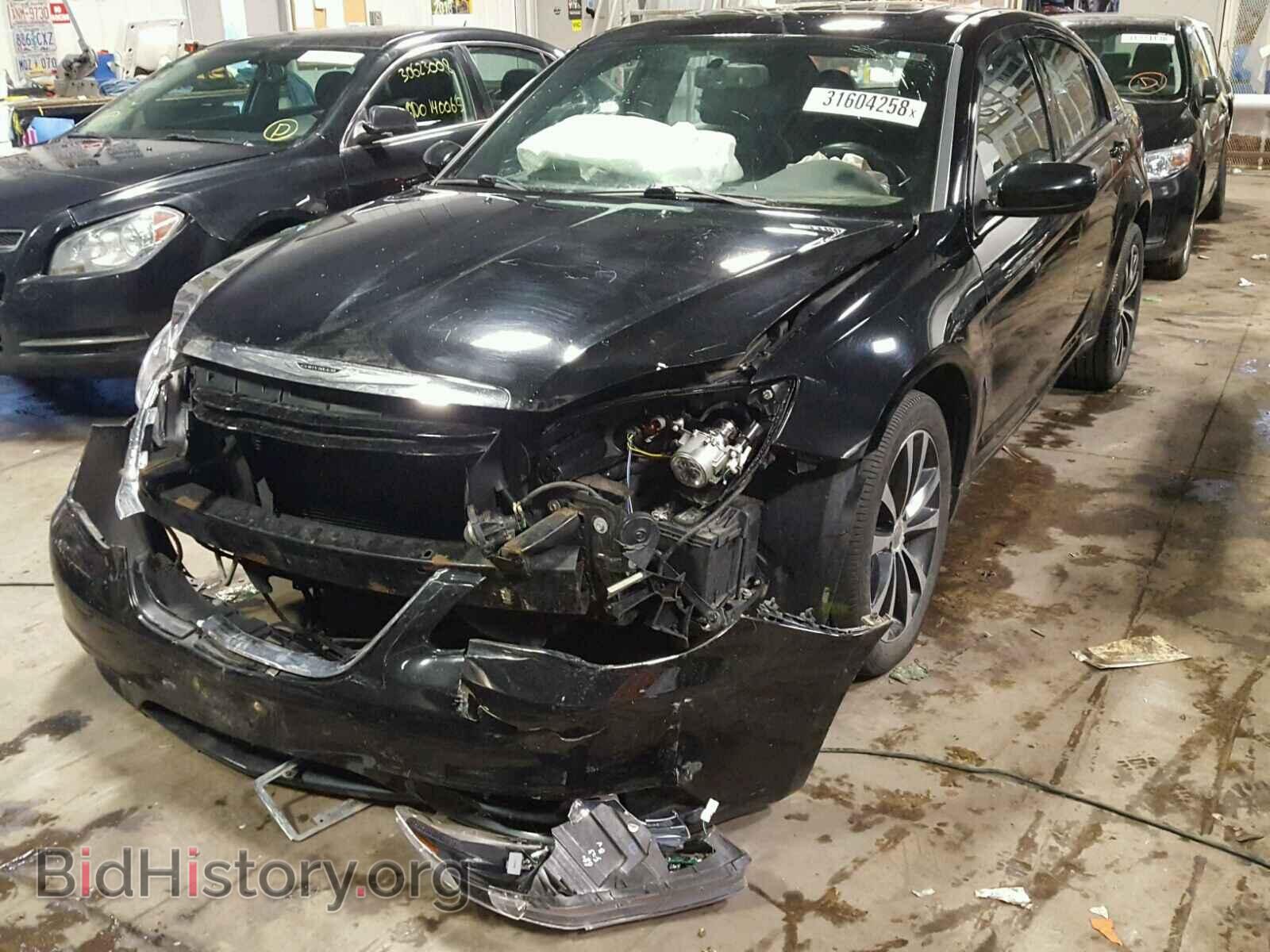 2011 CHRYSLER 200 - VIN: 1C3BC8FG7BN613066 - Фото 2