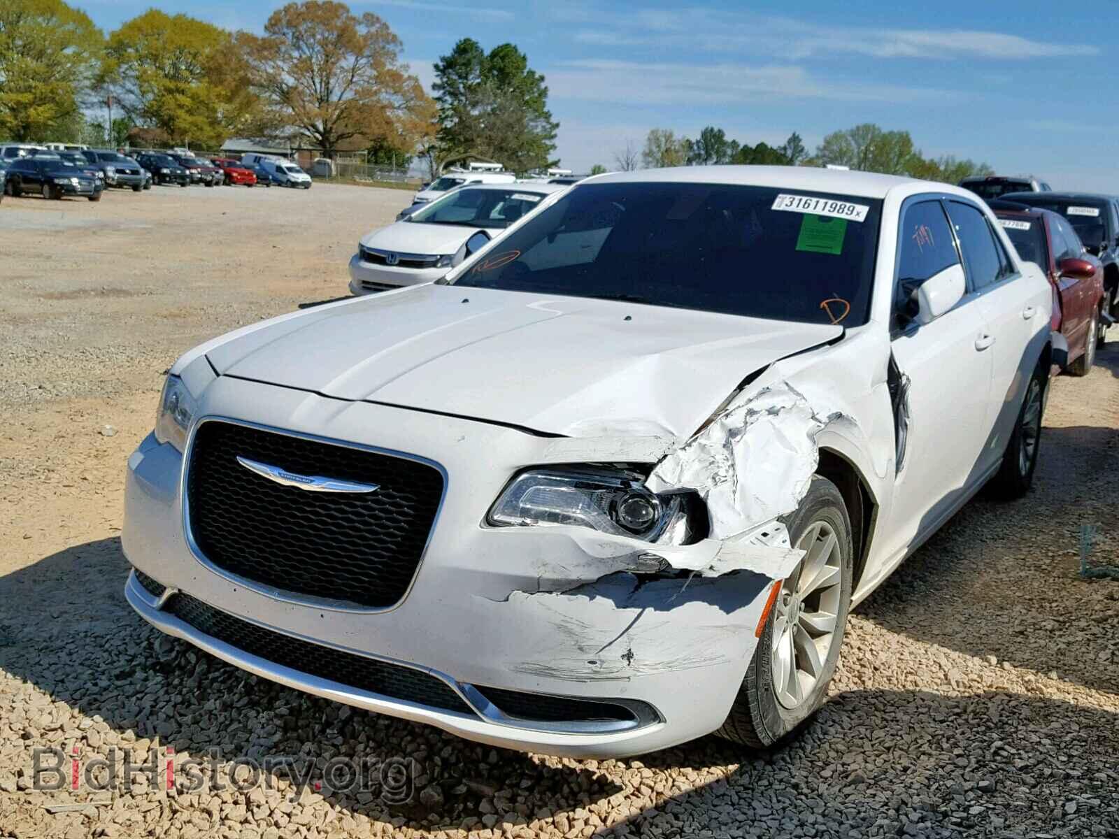 2015 CHRYSLER 300 - VIN: 2C3CCAAG6FH931617 - Фото 2