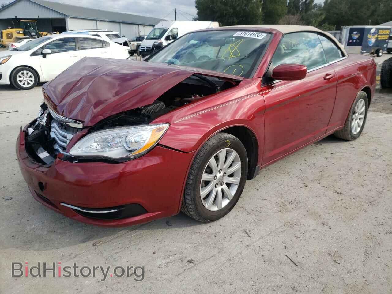 2013 CHRYSLER 200 - VIN: 1C3BCBEB2DN631951 - Фото 2