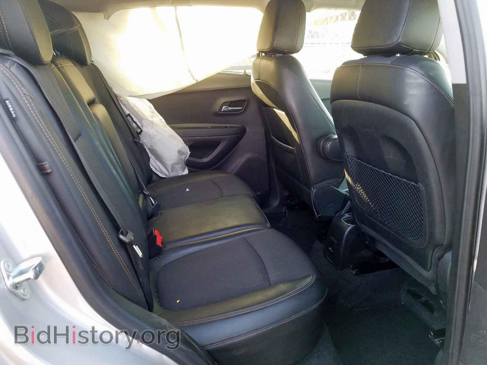 2017 CHEVROLET TRAX - VIN: 3GNCJPSB1HL200344 - Фото 6