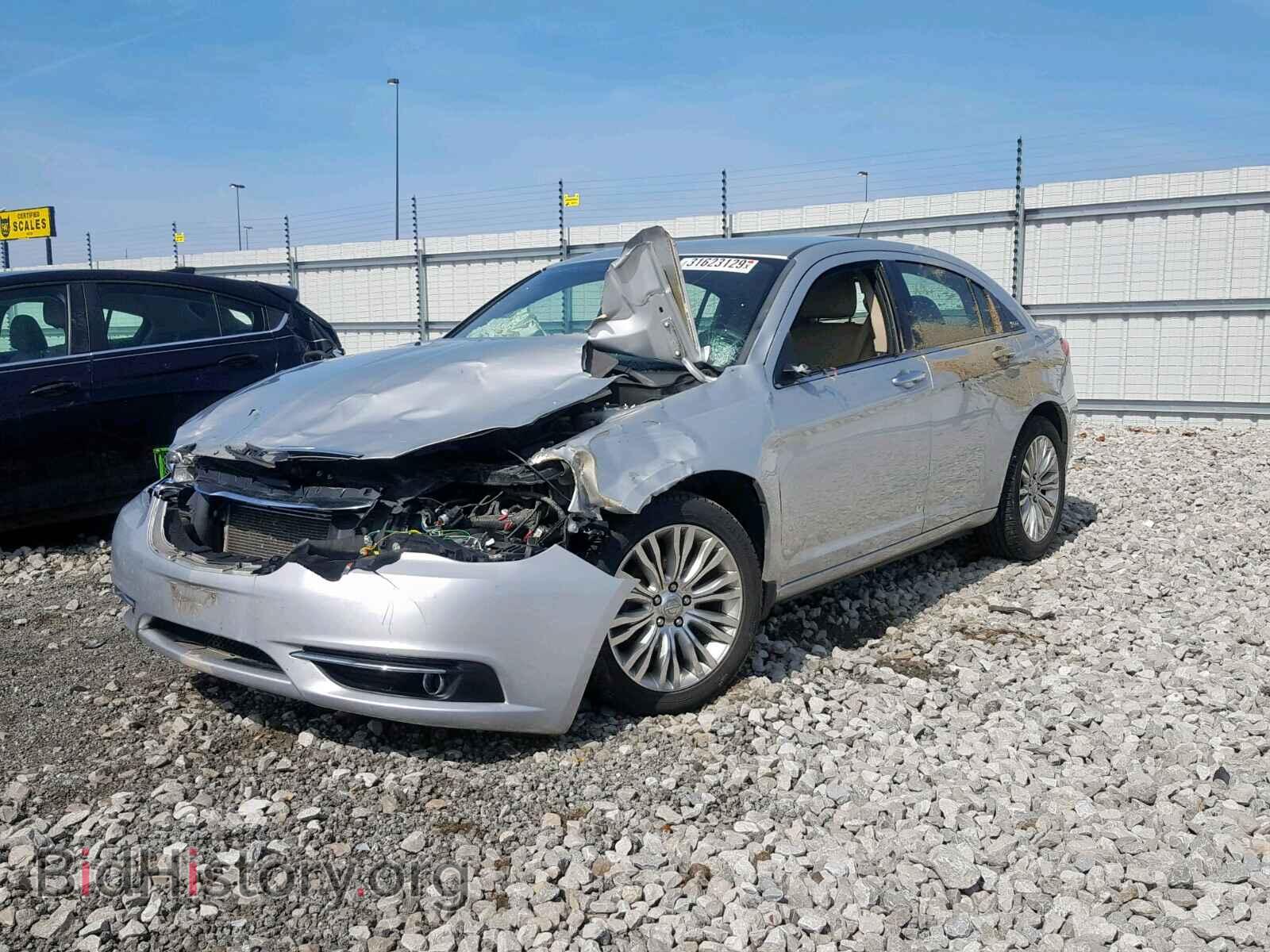 2011 CHRYSLER 200 - VIN: 1C3BC2FG2BN503720 - Photo 2