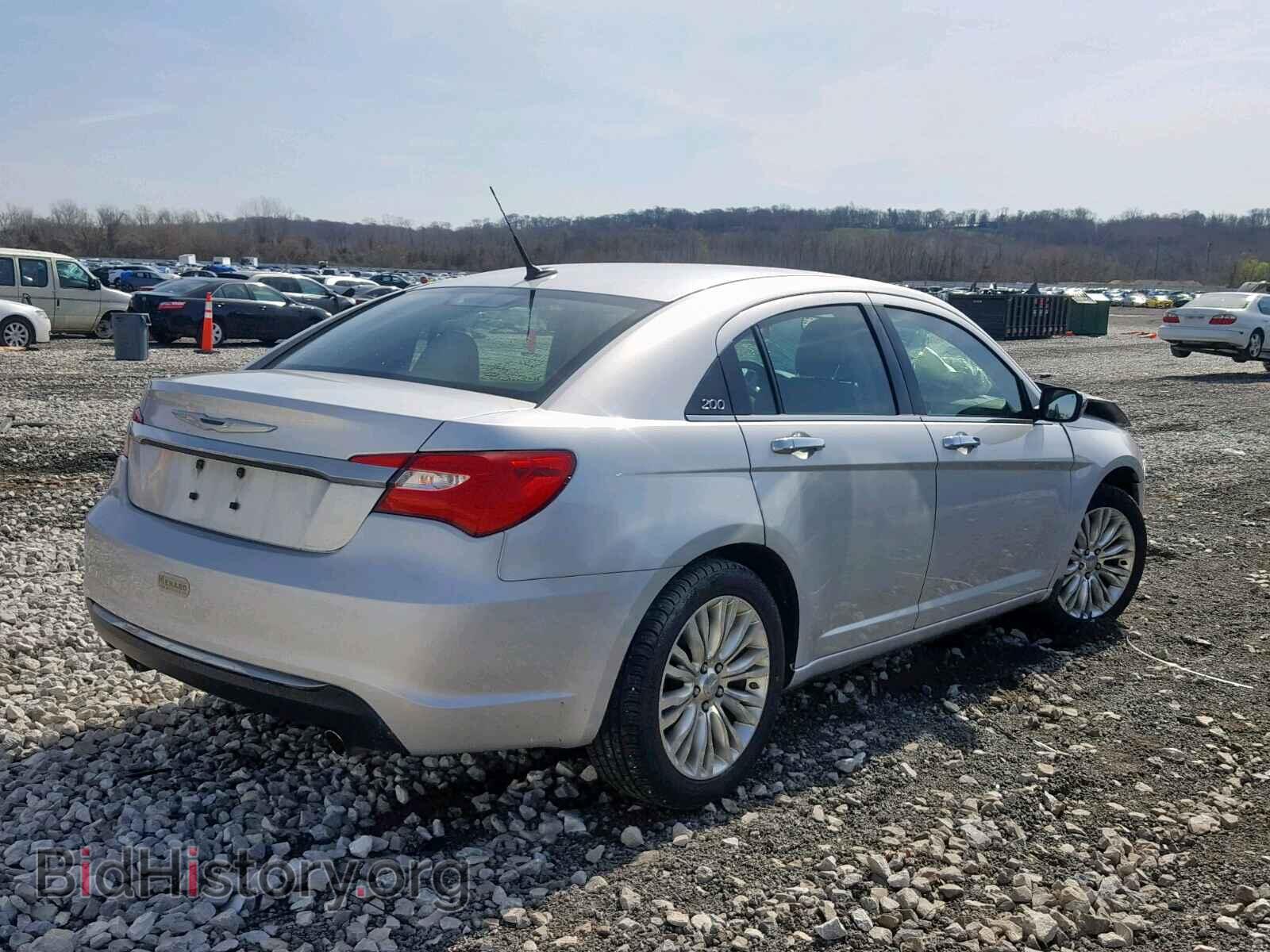 2011 CHRYSLER 200 - VIN: 1C3BC2FG2BN503720 - Photo 4
