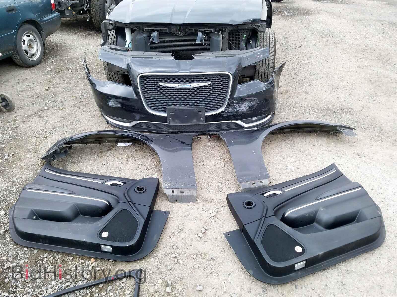 2016 CHRYSLER 300 - VIN: 2C3CCAAG3GH295708 - Photo 9
