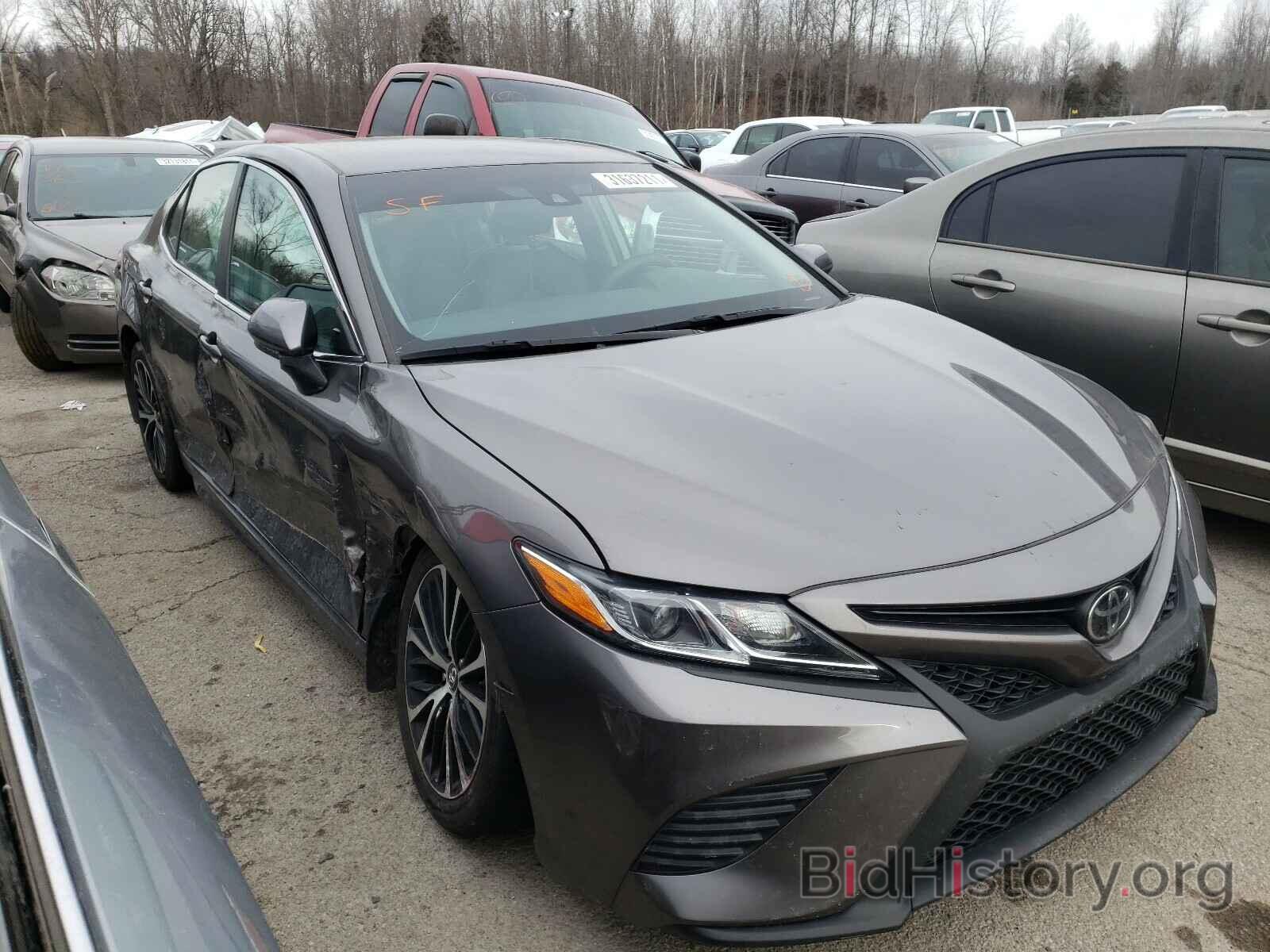 Photo 4T1B11HK6JU626949 - TOYOTA CAMRY 2018