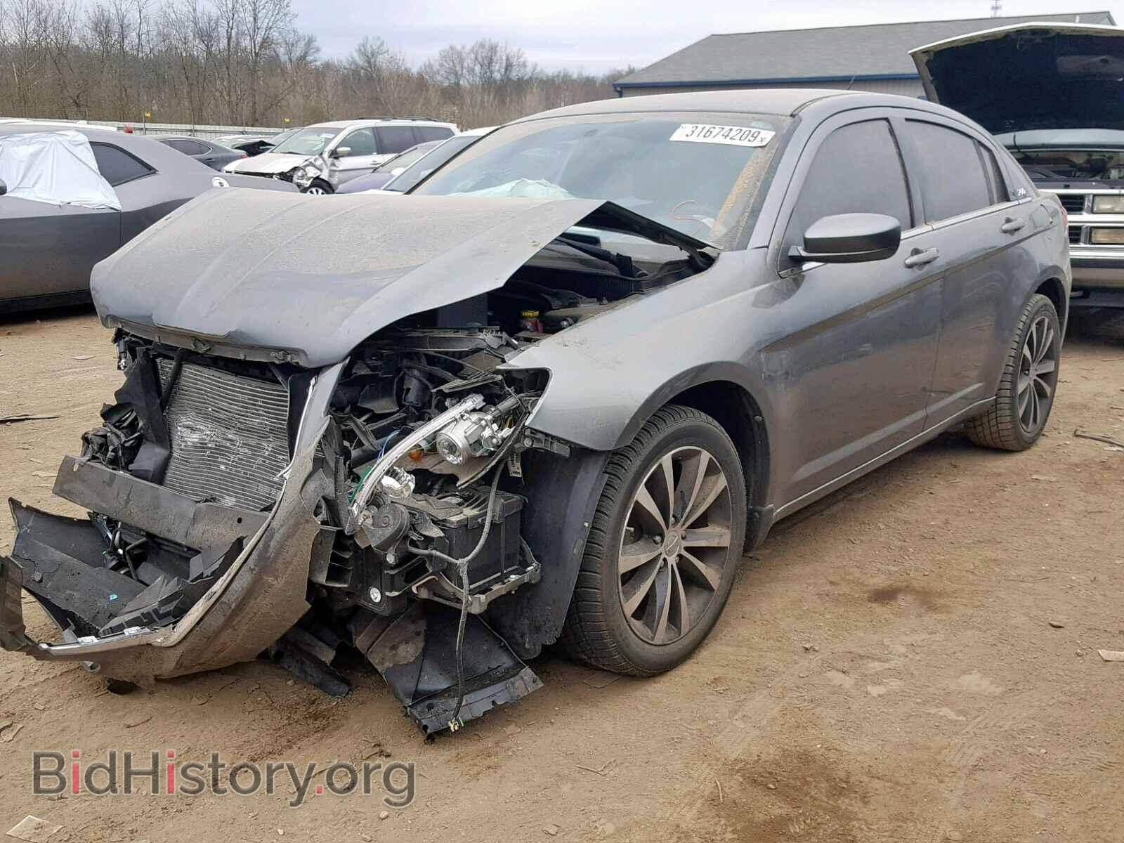 2013 CHRYSLER 200 - VIN: 1C3CCBCG6DN523903 - Photo 2