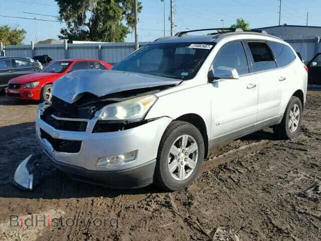 2010 CHEVROLET TRAVERSE - VIN: 1GNLVFED7AS111736 - Фото 2