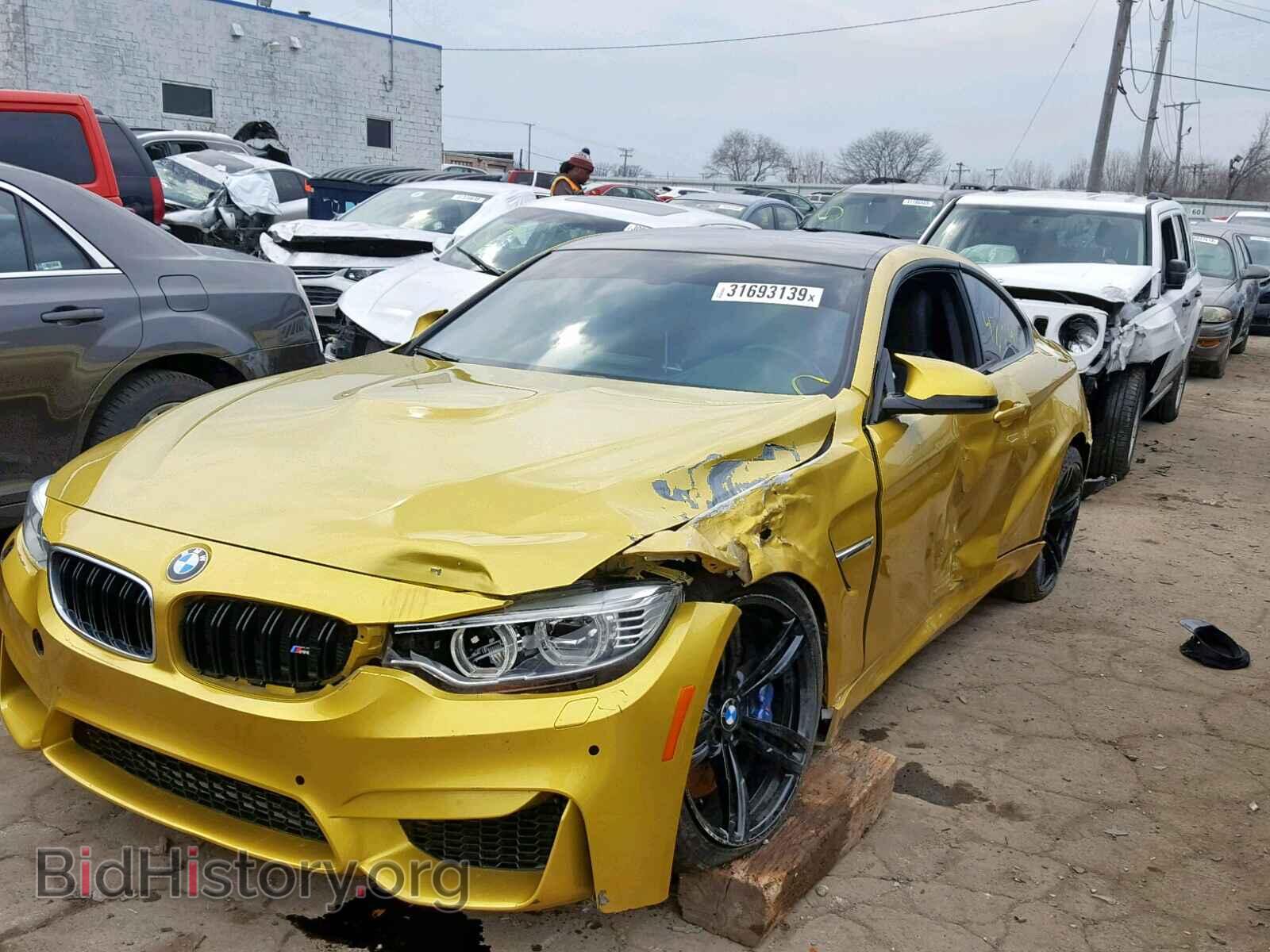 2015 BMW M4 - VIN: WBS3R9C50FK334095 - Фото 2