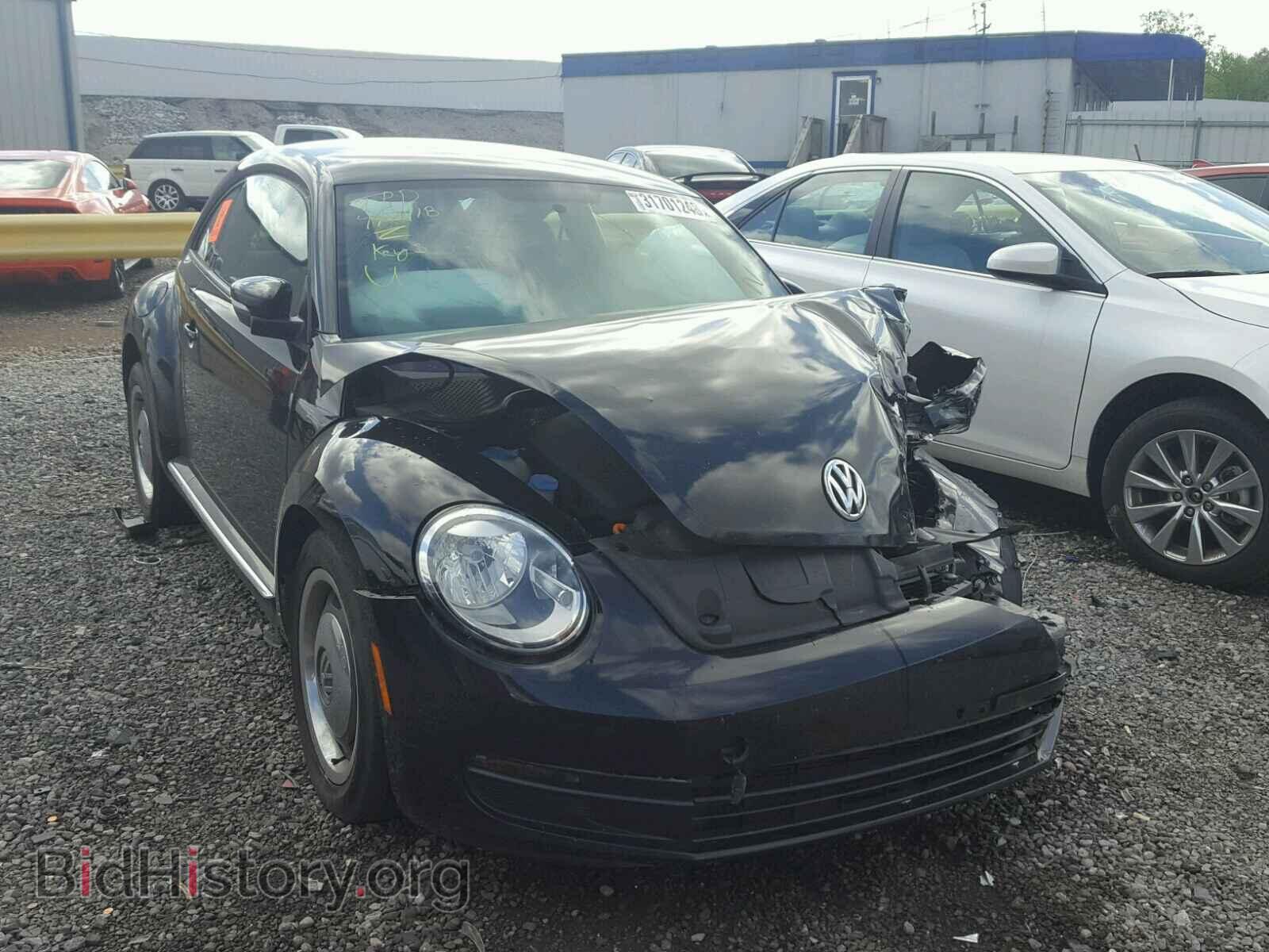 Photo 3VWJP7AT6CM641167 - VOLKSWAGEN BEETLE 2012