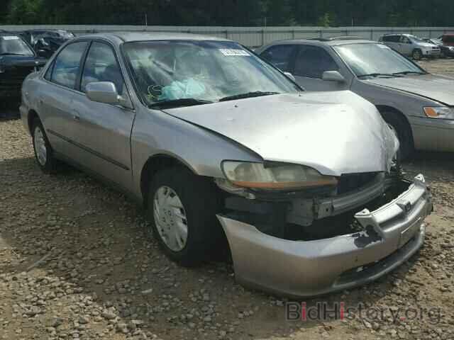 Photo 1HGCG5649XA145270 - HONDA ACCORD 1999