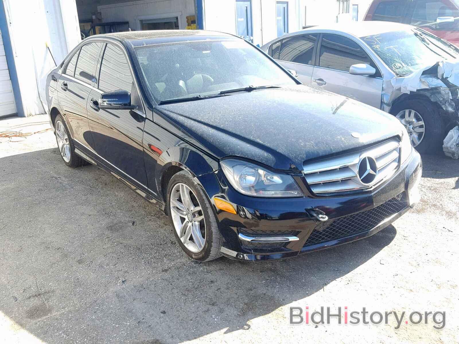 Photo WDDGF4HB3DR261222 - MERCEDES-BENZ C CLASS 2013