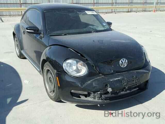 Photo 3VWJP7AT2CM610692 - VOLKSWAGEN BEETLE 2012