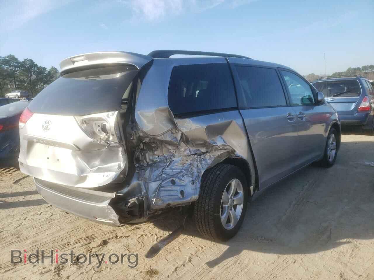 2013 TOYOTA SIENNA - VIN: 5TDKK3DC8DS328424 - Фото 4