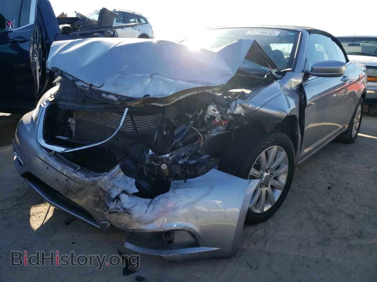 2013 CHRYSLER 200 - VIN: 1C3BCBEB9DN570467 - Фото 2