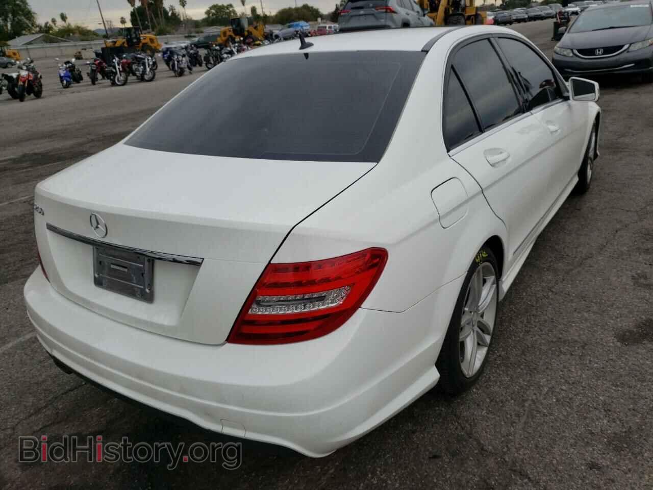 2014 MERCEDES-BENZ C-CLASS - VIN: WDDGF4HB0EA942048 - Photo 4
