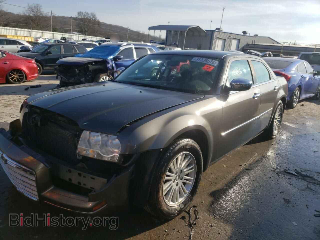 2010 CHRYSLER 300 - VIN: 2C3CA4CD0AH173745 - Фото 2