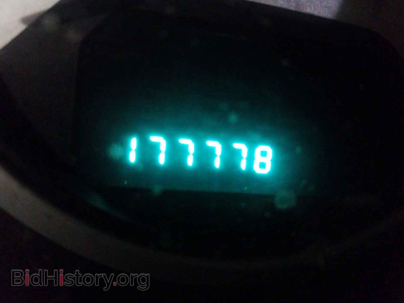 2008 CHRYSLER MINIVAN - VIN: 2A8HR54P48R774355 - Фото 8