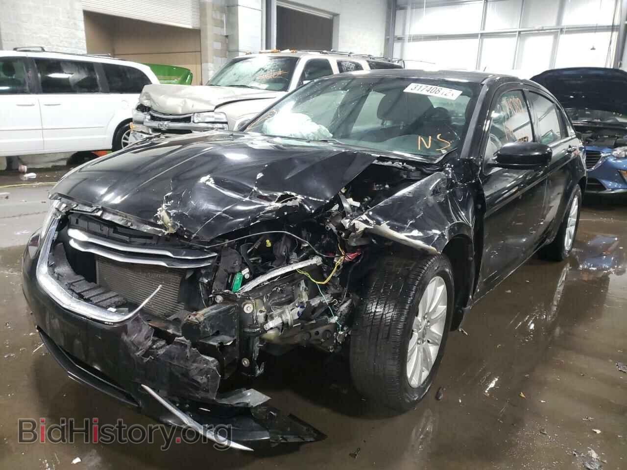 2013 CHRYSLER 200 - VIN: 1C3CCBBG3DN703180 - Фото 2