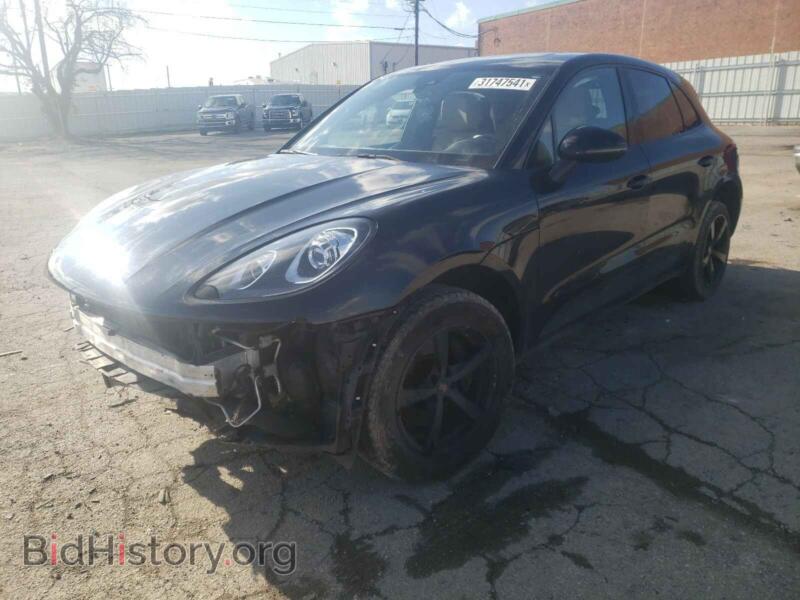 2017 Porsche MACAN (VIN WP1AA2A56HLB08364) — photo 2 of 10