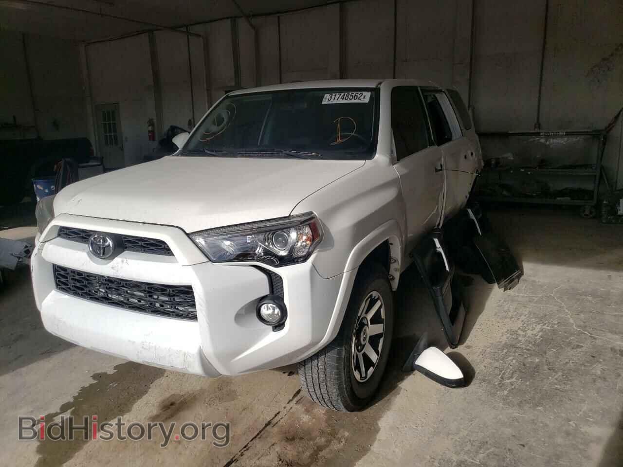 2017 TOYOTA 4RUNNER - VIN: JTEBU5JR6H5415230 - Фото 2