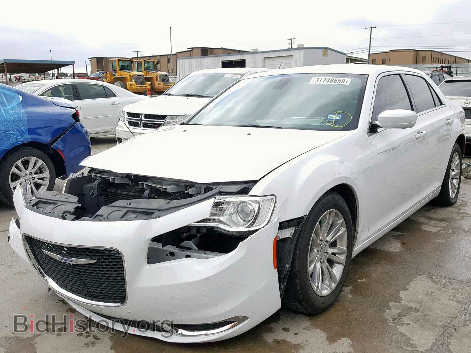 2018 CHRYSLER 300 - VIN: 2C3CCAAG8JH250139 - Фото 2