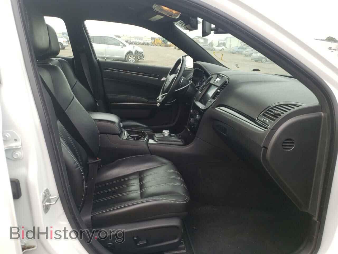 2019 CHRYSLER 300 - VIN: 2C3CCABG3KH656006 - Фото 5