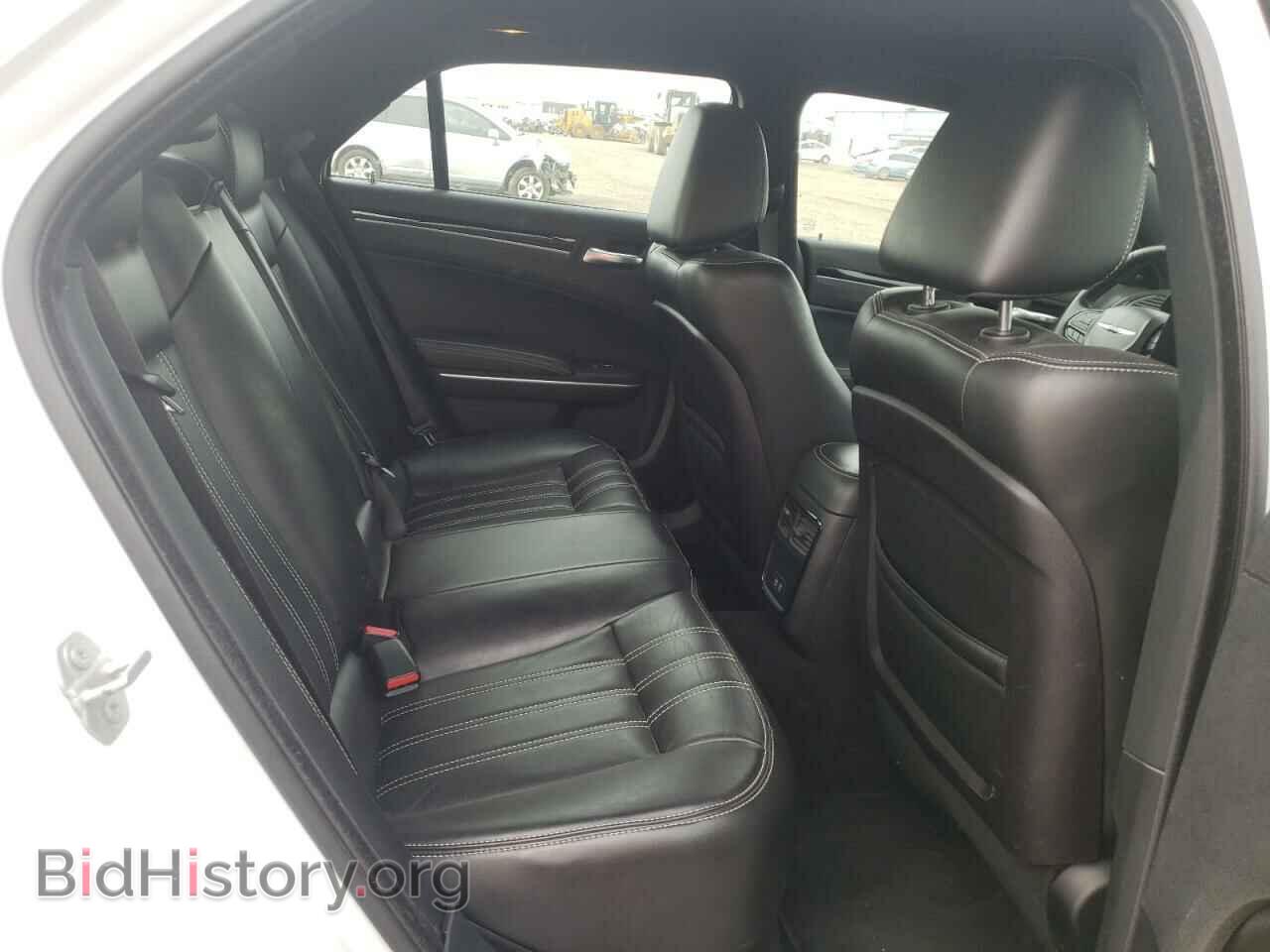 2019 CHRYSLER 300 - VIN: 2C3CCABG3KH656006 - Фото 6