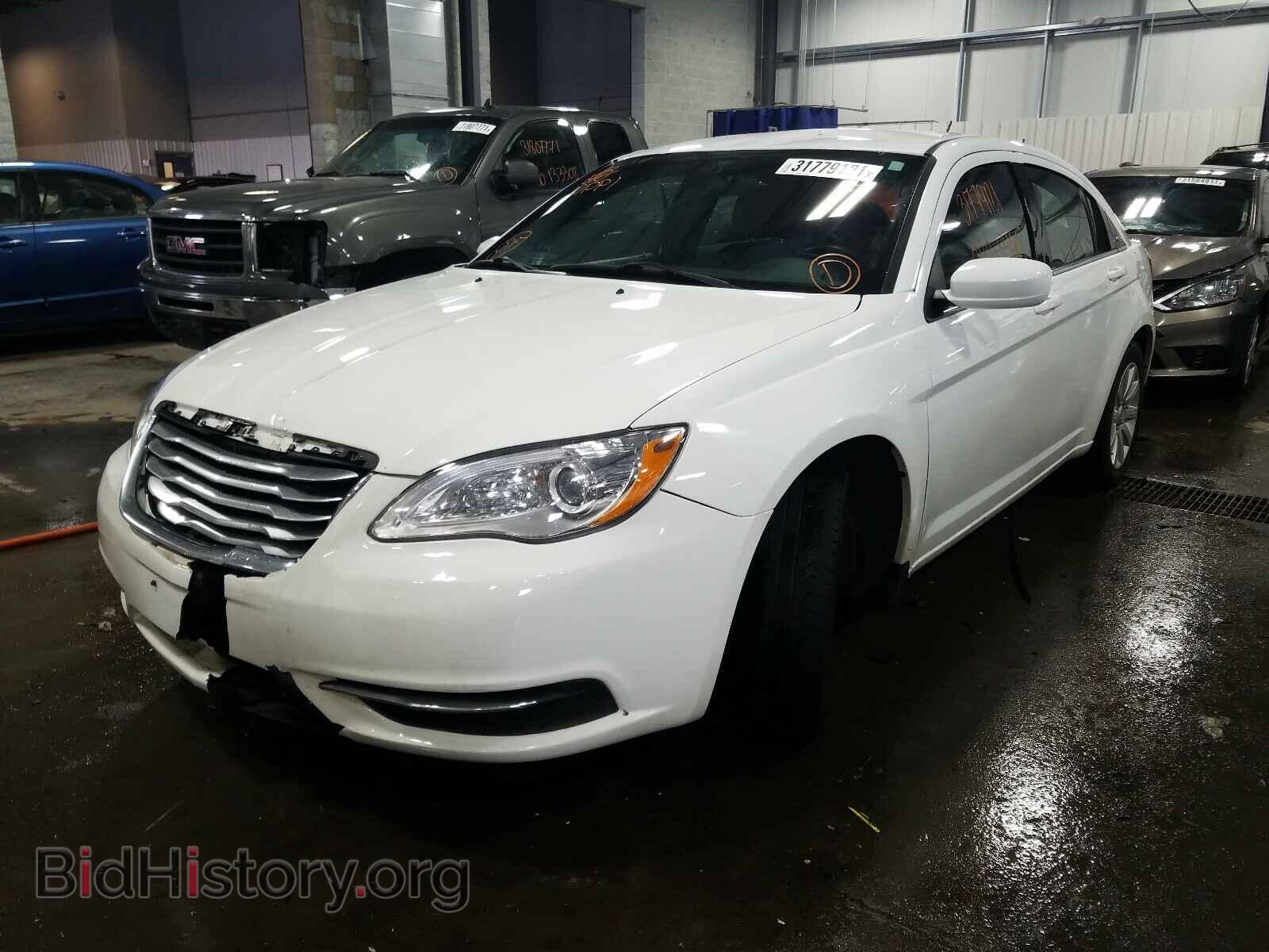 2014 CHRYSLER 200 - VIN: 1C3CCBBG1EN115294 - Фото 2
