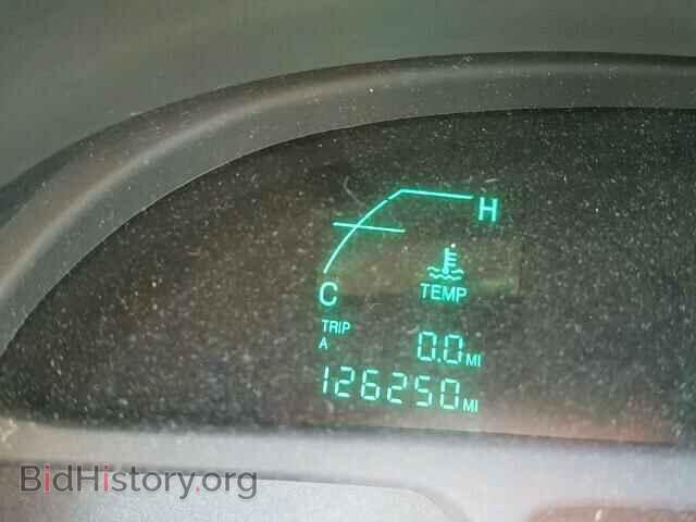 2002 CADILLAC DEVILLE - VIN: 1G6KD54Y22U135683 - Фото 8