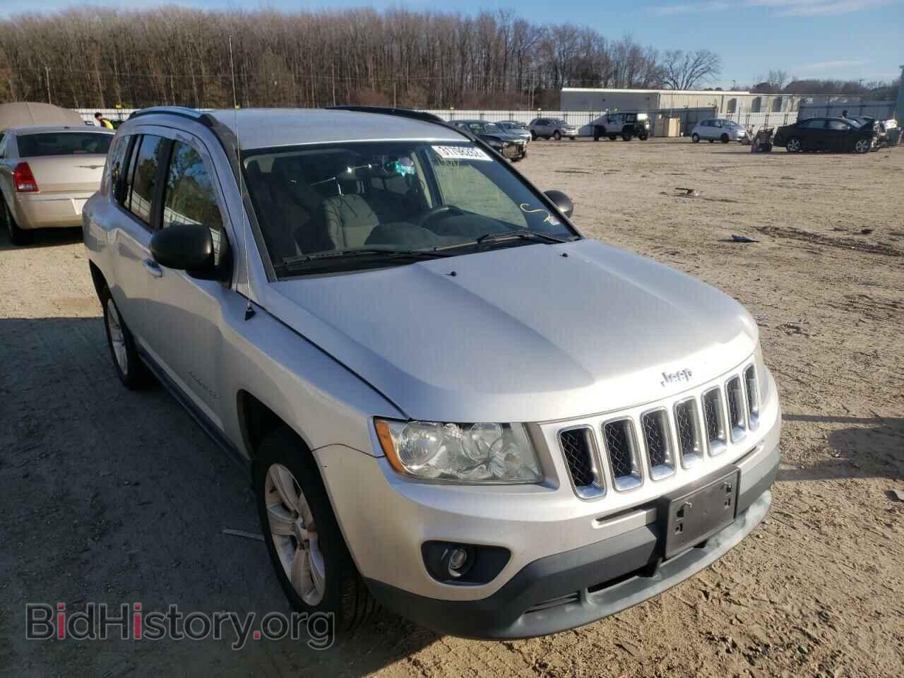 Photo 1J4NF1FB5BD216614 - JEEP COMPASS 2011