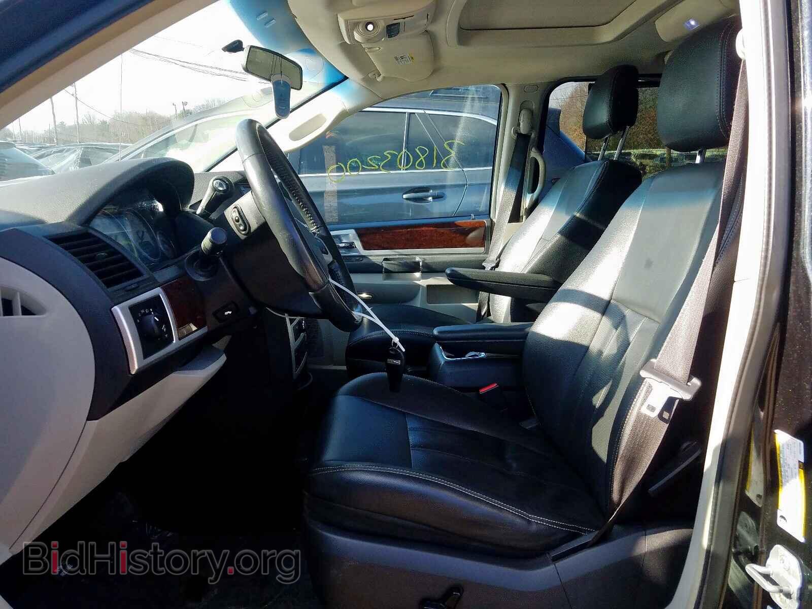 2010 CHRYSLER TOWN & COU - VIN: 2A4RR8D1XAR321396 - Фото 5