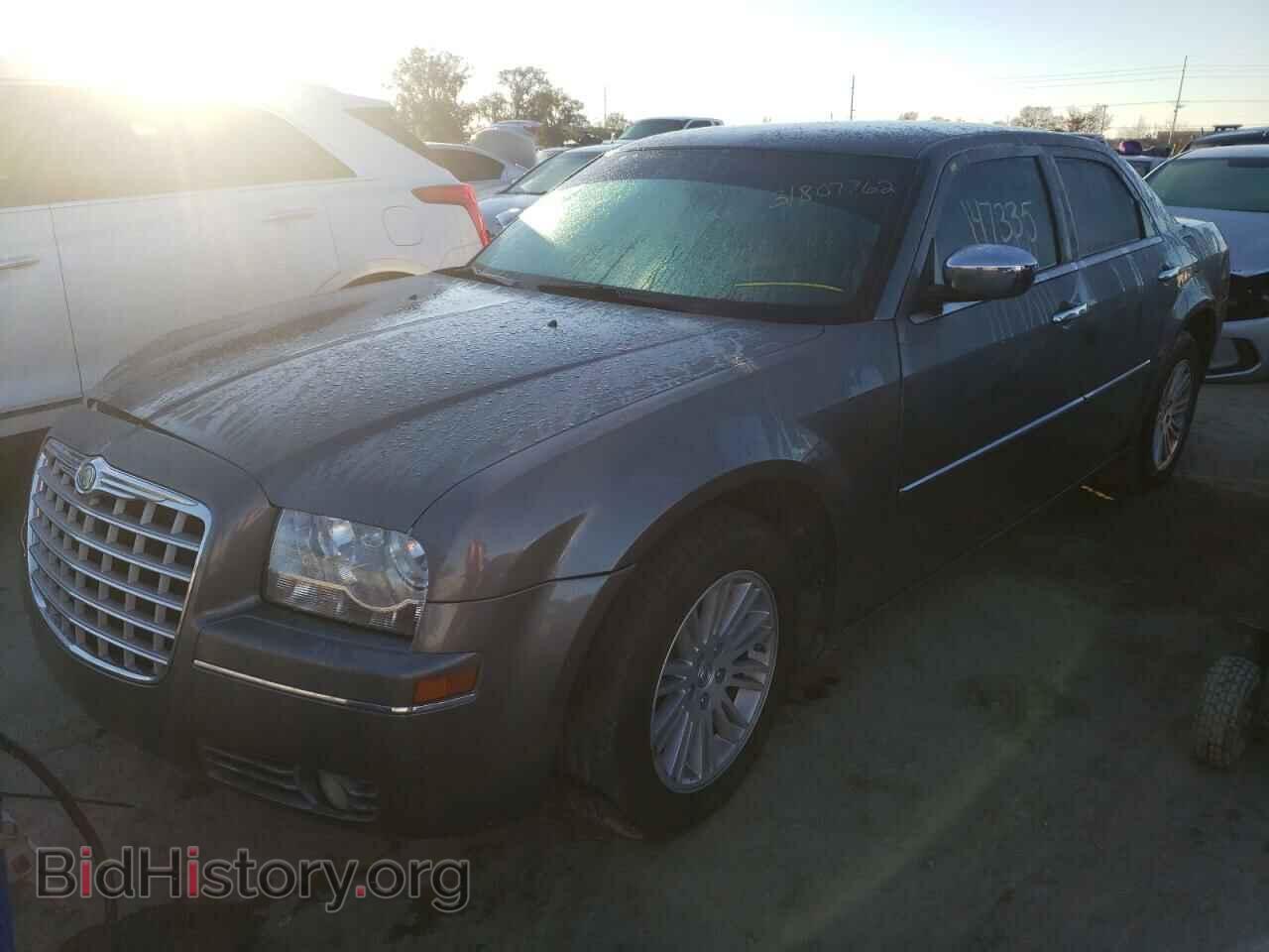 2010 CHRYSLER 300 - VIN: 2C3CA4CD5AH318844 - Фото 2