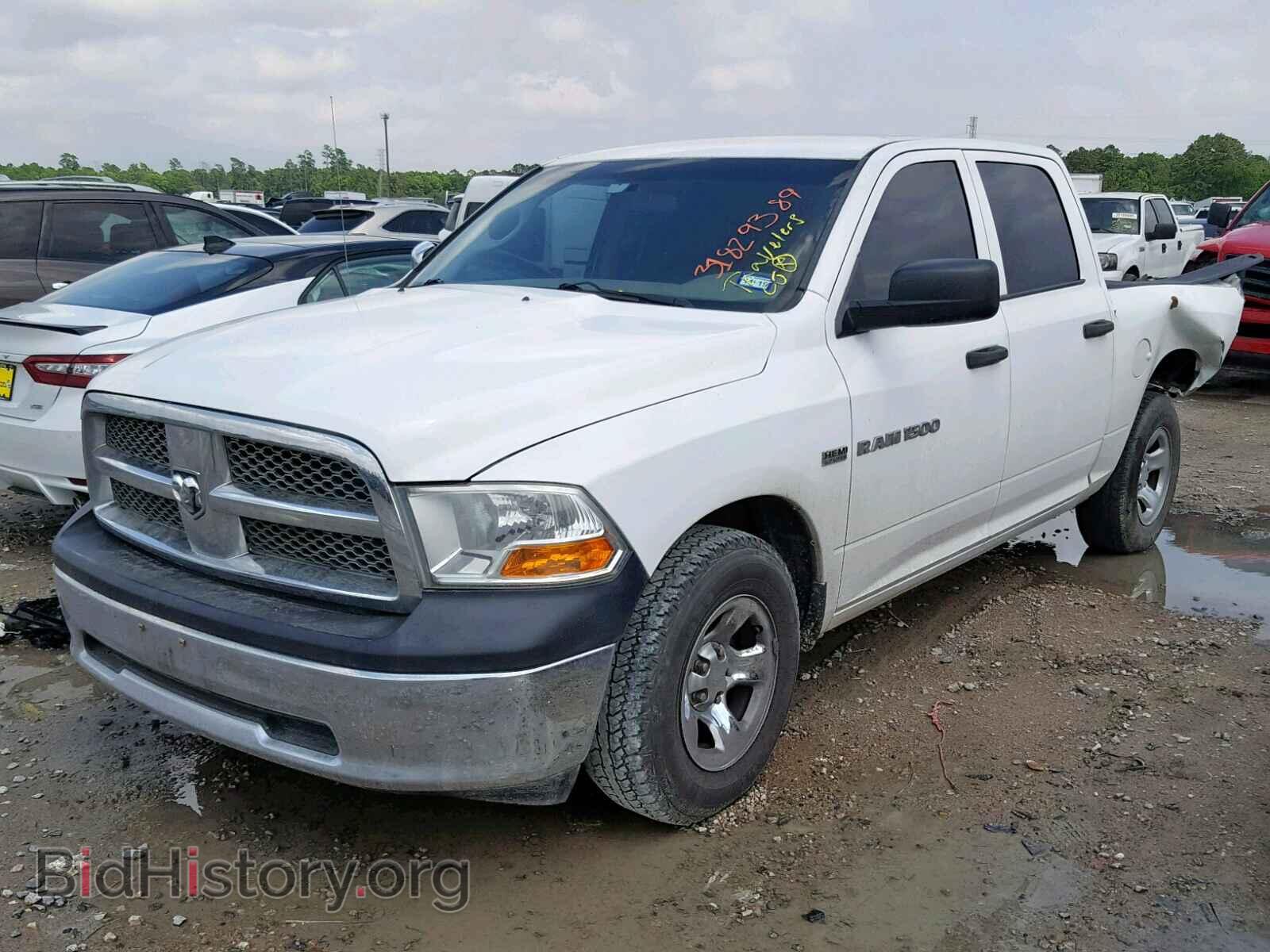 2011 DODGE RAM 1500 - VIN: 1D7RB1CT5BS657192 - Фото 2