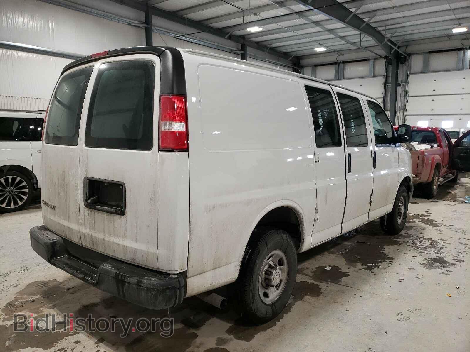 2019 CHEVROLET EXPRESS - VIN: 1GCWGAFP5K1362502 - Фото 4