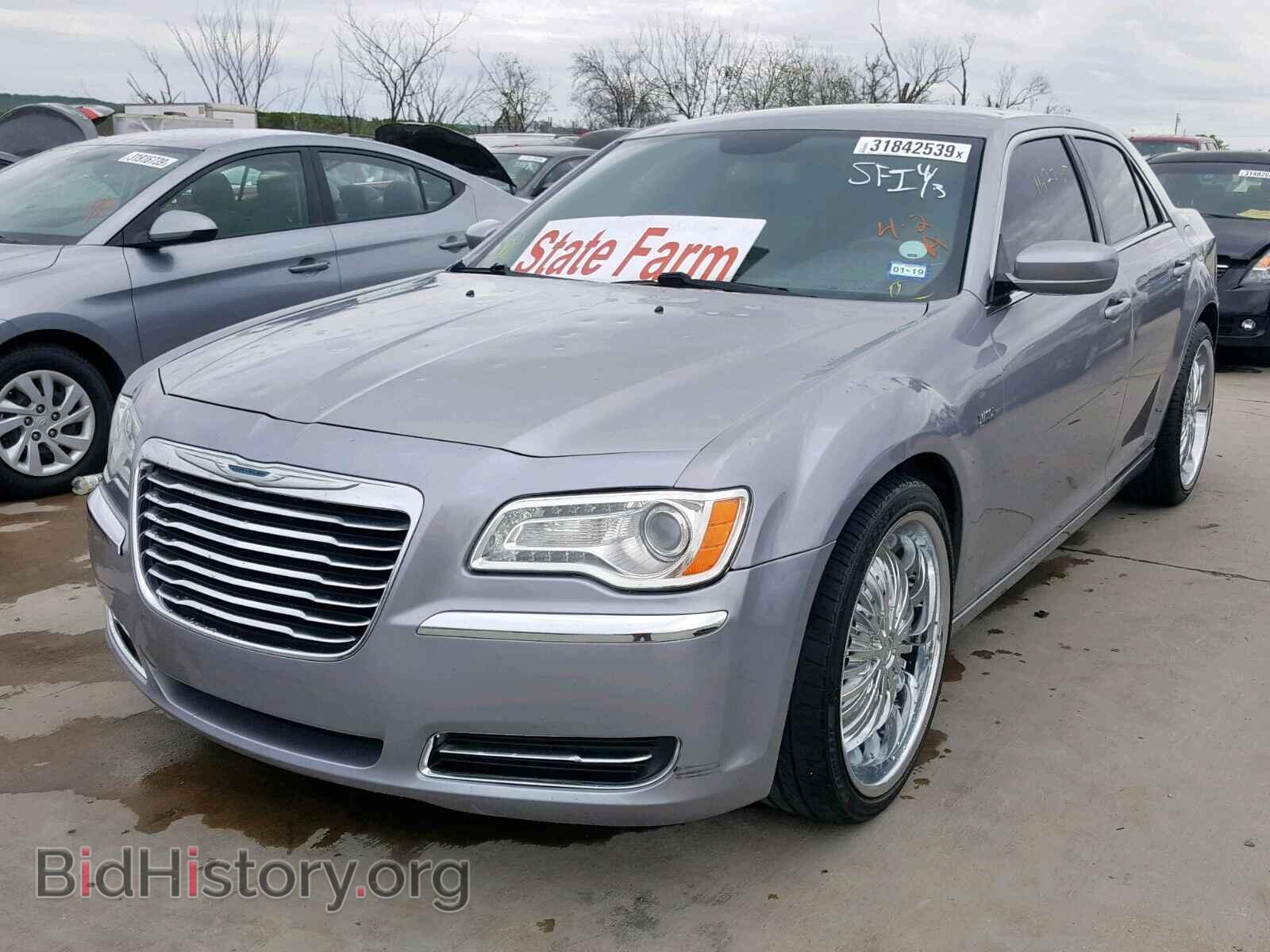 2013 CHRYSLER 300 - VIN: 2C3CCAAG8DH657477 - Фото 2