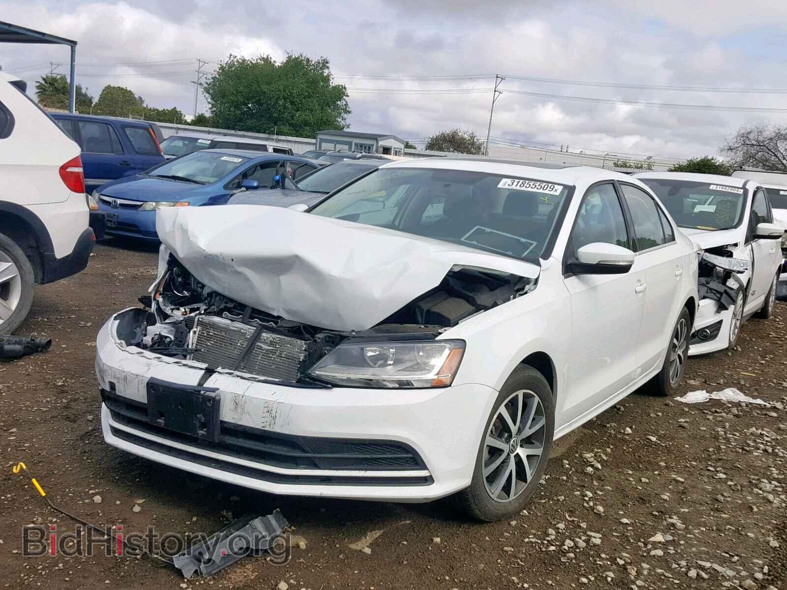 2017 VOLKSWAGEN JETTA - VIN: 3VWDB7AJ9HM384216 - Фото 2