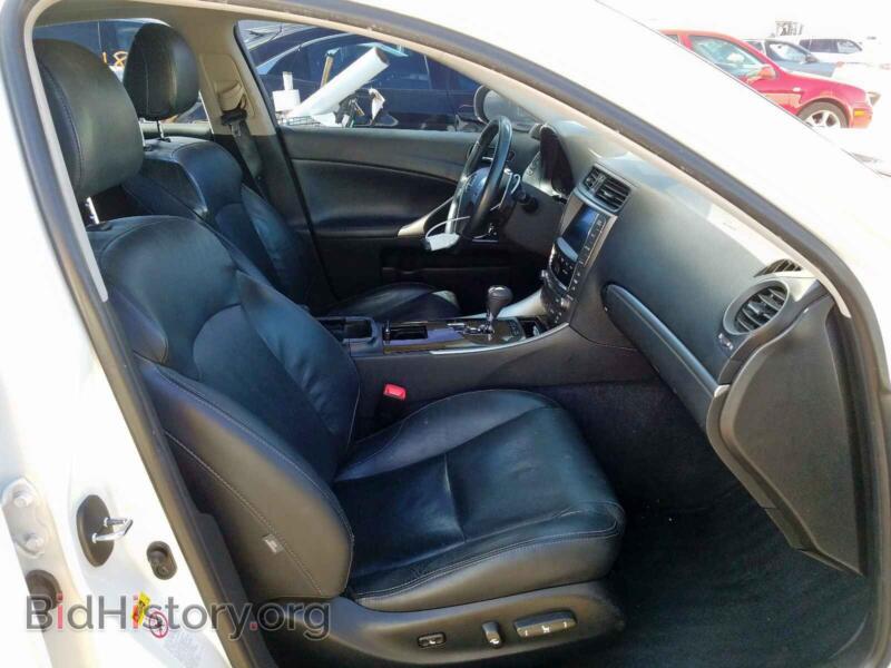 2011 Lexus IS (VIN JTHBF5C24B5136590) — фото 5 из 10