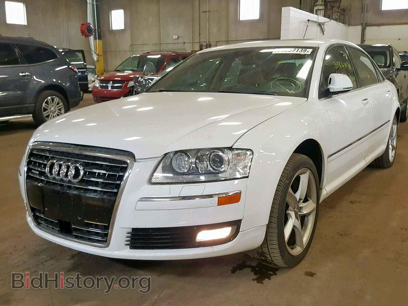 2010 AUDI A8 - VIN: WAURVAFA2AN007533 - Фото 2