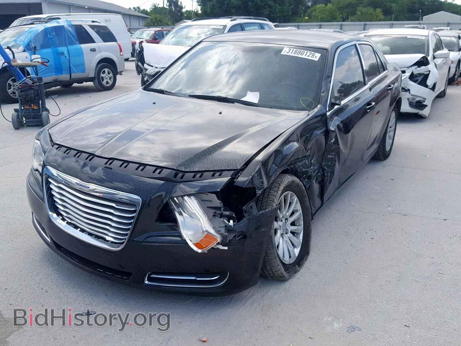 2011 CHRYSLER 300 - VIN: 2C3CA4CG8BH523618 - Фото 2